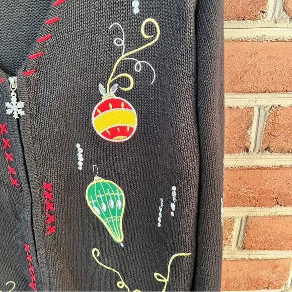 Fun, spirited, merry, happy, holiday sweater, excellent condition size: large/xl - Picture 5 of 13